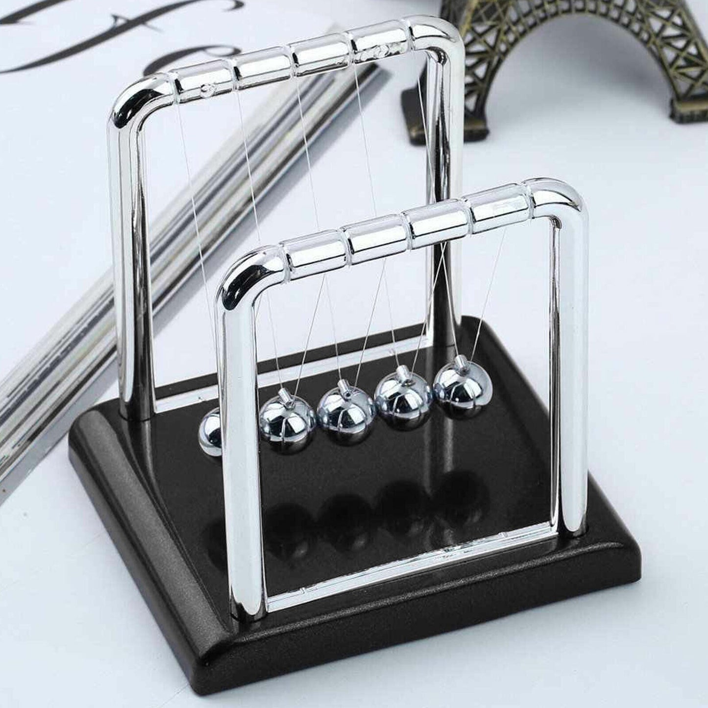 Newtons Cradle Steel Ball Balance